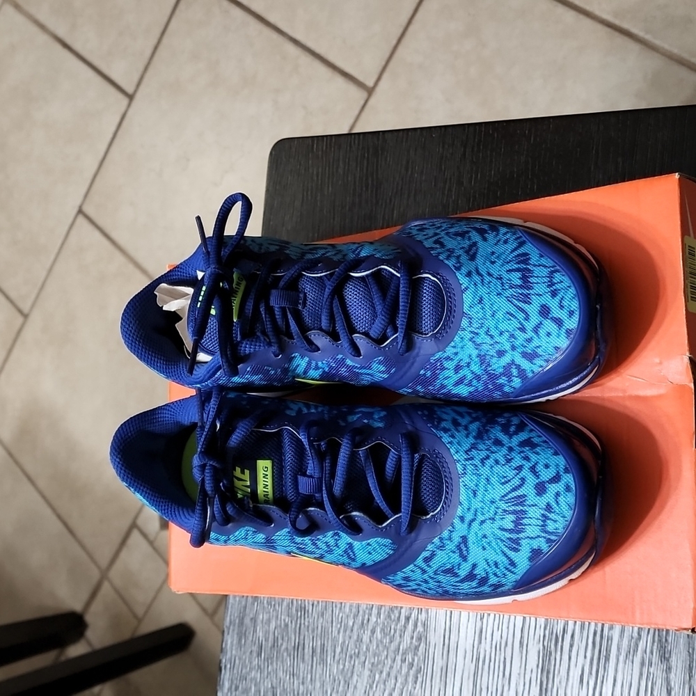 Size 8 Nike In-season Tr